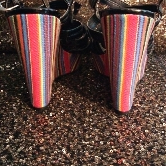 Black & Multi Colored Wedges - Picture 4 of 12